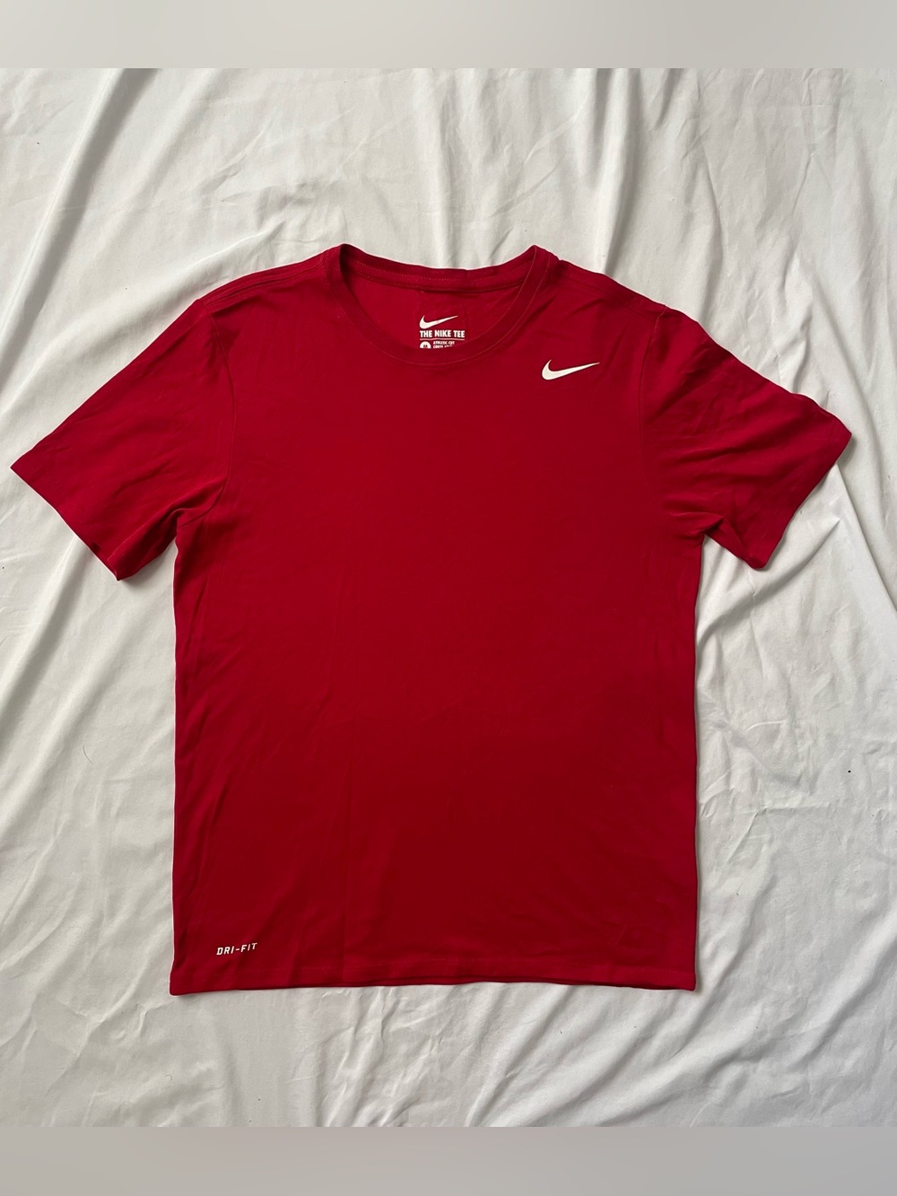 Nike Dri-FIT Men’s Red Athletic Fit Crew Neck Short Sleeve T-Shirt